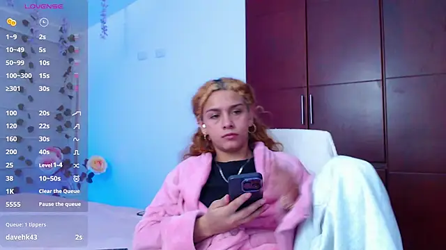 sarabubbie (F young) - Blowjob