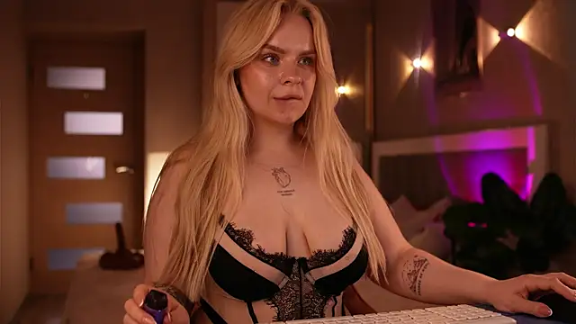 LisaLove3 webcam