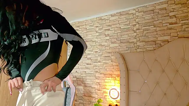 giorgina_parado (T young) - 🌺LOTS OF MILK STRONG CUM NOWW🥵🥵