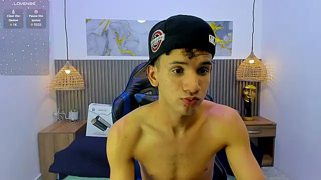 jdwhite18 (M twink) - cum show o anal show