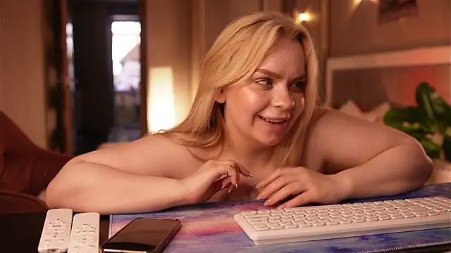 lisalove3 - LisaLove3's free webcam - UK Sex Cams