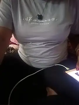 Menka_cut34 webcam