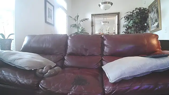 hotblondemilf1962 webcam