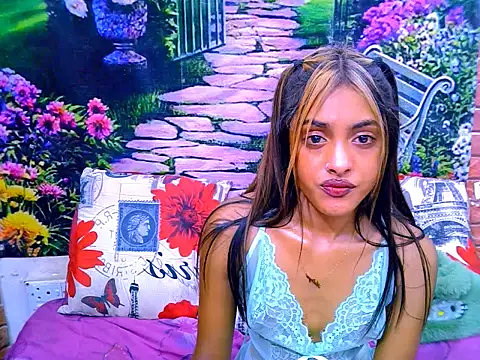 IndianPretty14u2Luv webcam