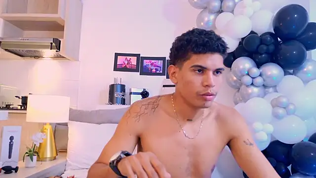 RoseAndDominic webcam