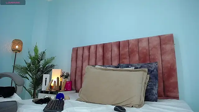 nana_levy webcam