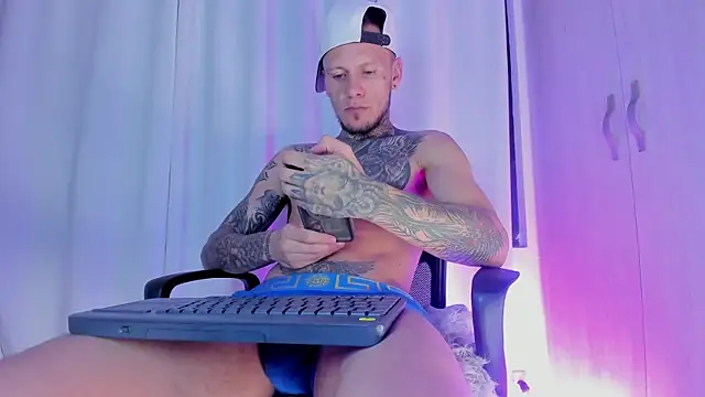 Kings_Ultimate live cam on StripChat