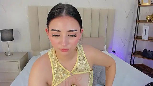 LilithHarperr_ webcam
