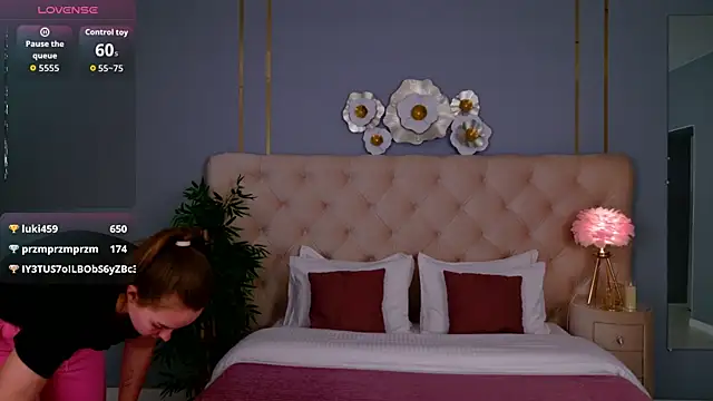 JaniceCollins live cam on StripChat
