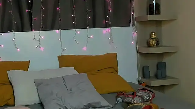 ininitykittyx - IninityKittyx's free webcam - UK Sex Cams
