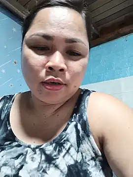 Sweetlorie_83 live cam on StripChat