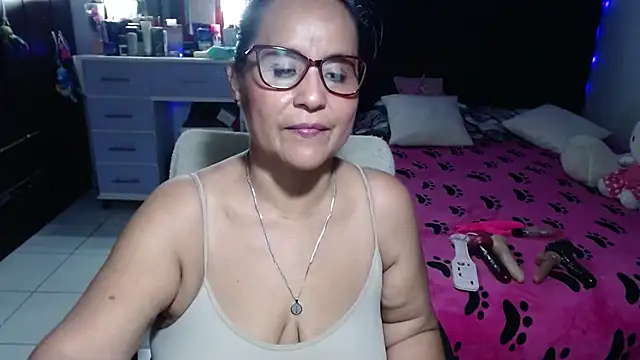 pervert_mommy_ live cam on StripChat