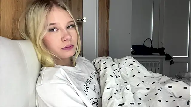 CarmellaCerra webcam