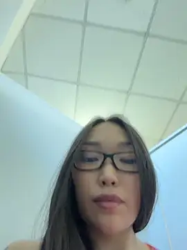 trytomakememoam webcam