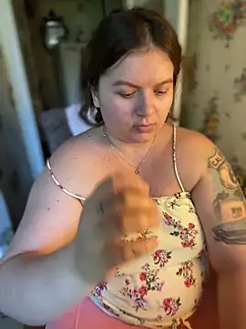 Nenssy555 webcam