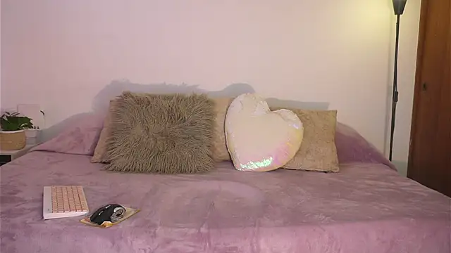 whitneyhot live webcam