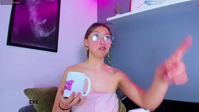Kira_Exe_ live webcam