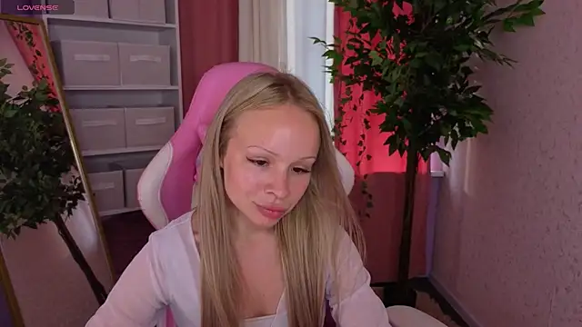 Milana_r0se webcam