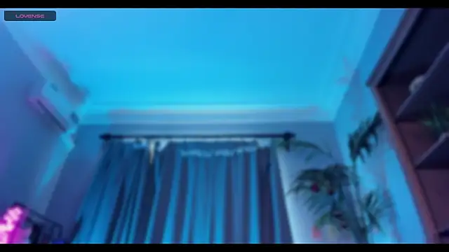 melissatetris (F young) - Rub myself through panties in doggy