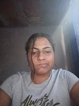 Giselabrunette25 webcam