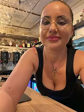 beautydiamond (F young) - Spread ass and touch ashole in restauran