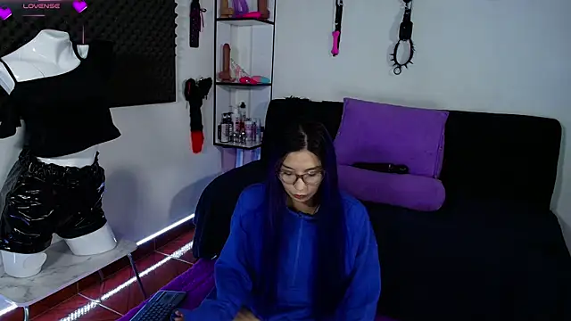 karlamoon23 (F young) - Topples+ oil boobs massage 5minutes