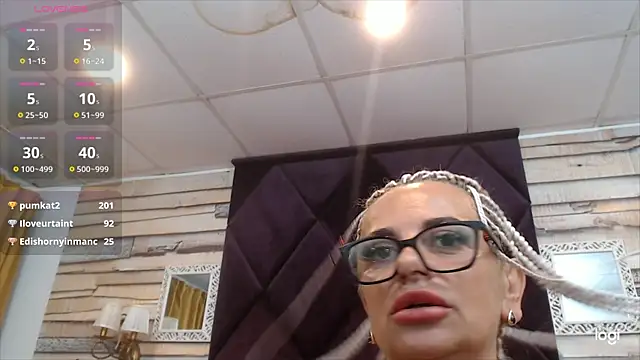 ElviraZoi webcam