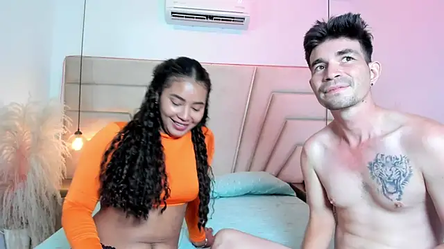 Luna_and_Axell webcam