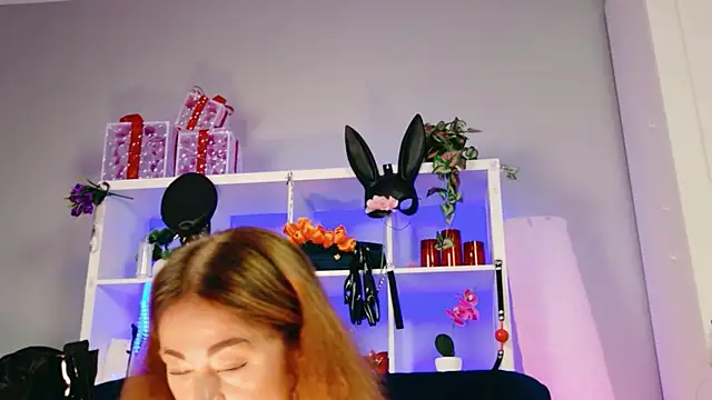 Ella__Kross webcam