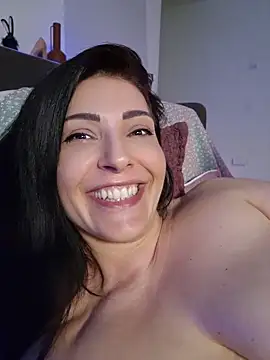 AryaSummersReal webcam