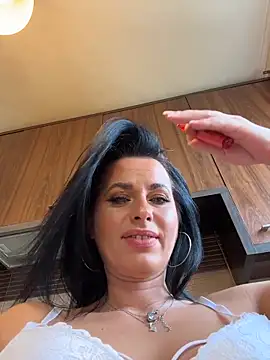 Hotmomcheckk_