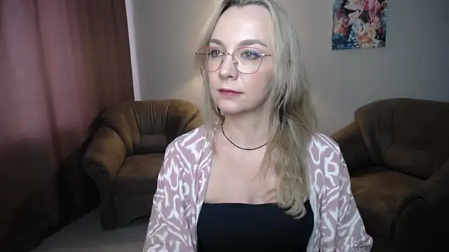 Ava_Elior webcam