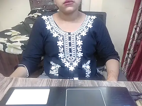 lusty_kaira webcam
