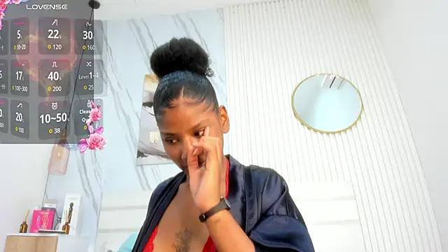 Afro_Luna webcam