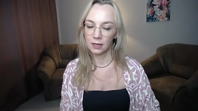 Ava_Elior webcam