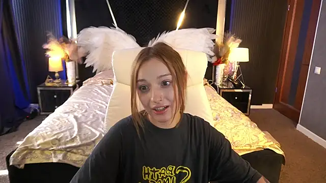 LizzaMoonn webcam