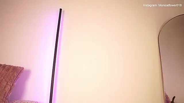monicaflowerr webcam