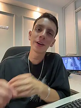 Liam_Fiire webcam