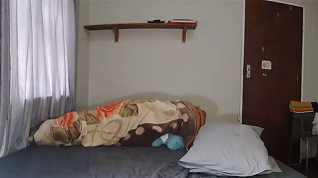 XxxPlumieSweetxxX webcam