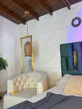 mia_castano webcam