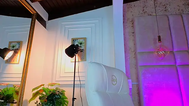 AlessiaLondon webcam