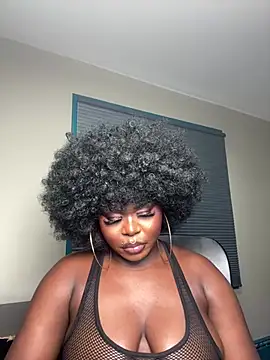 WomanNextdoor1 webcam