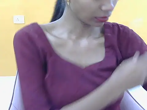 Yours-kavya webcam
