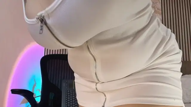 JuliRamirez webcam