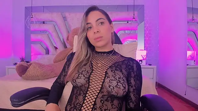 emmilyelleen - EmmilyElleen's free webcam - UK Sex Cams