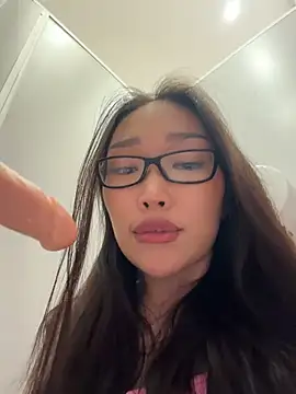 trytomakememoam webcam