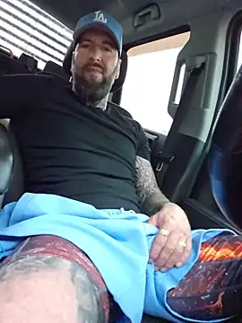 beardedtattood (Ask my age) - Make me Horny and hard as fuck