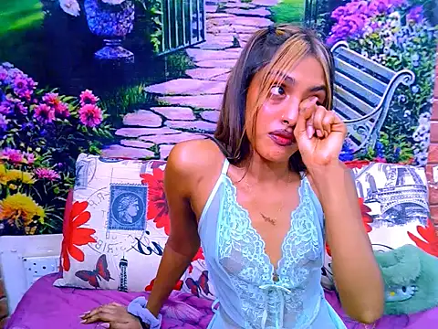IndianPretty14u2Luv webcam