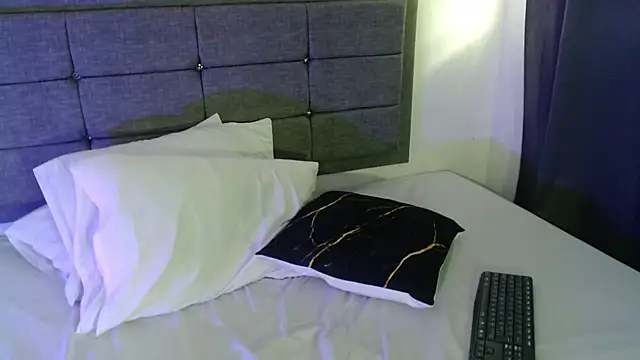 Emily_milfF webcam