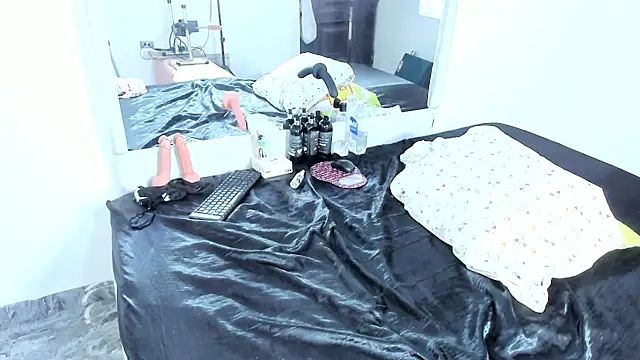 Benjamin_Buster live cam on StripChat